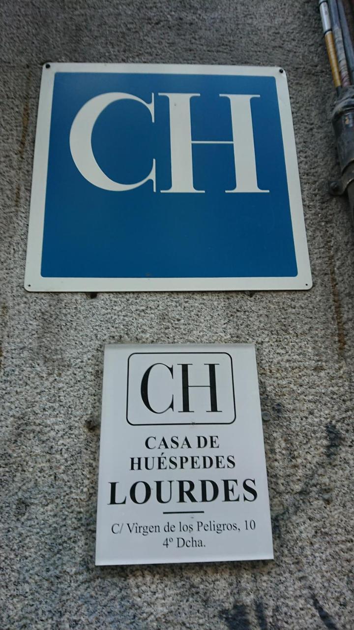 Casa de Hu\u00E9spedes Lourdes Hotel Madrid Esterno foto